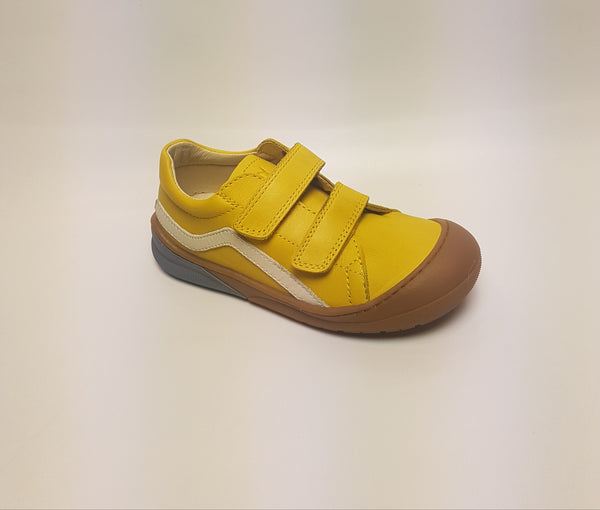 Naturino Sneaker Yellow - Schritt für Schritt